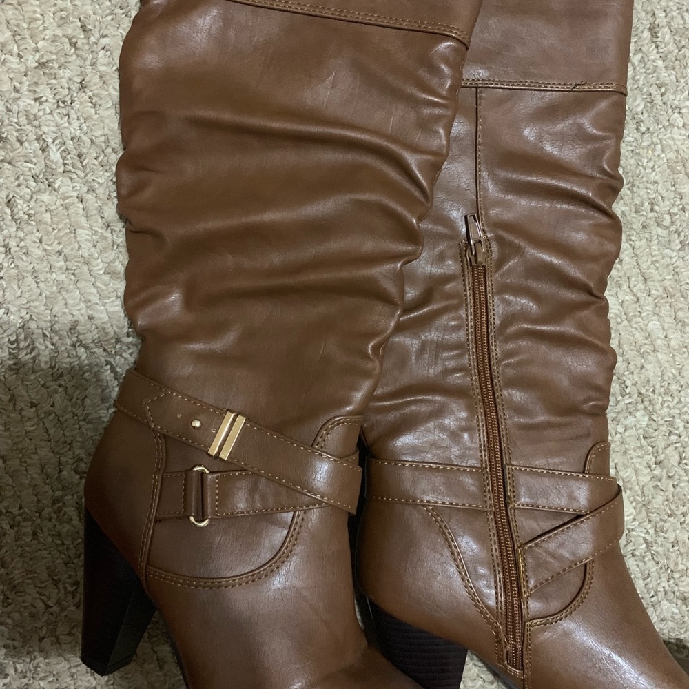 Heeled boots